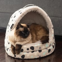 Leo Spot Hooded Cat Bed